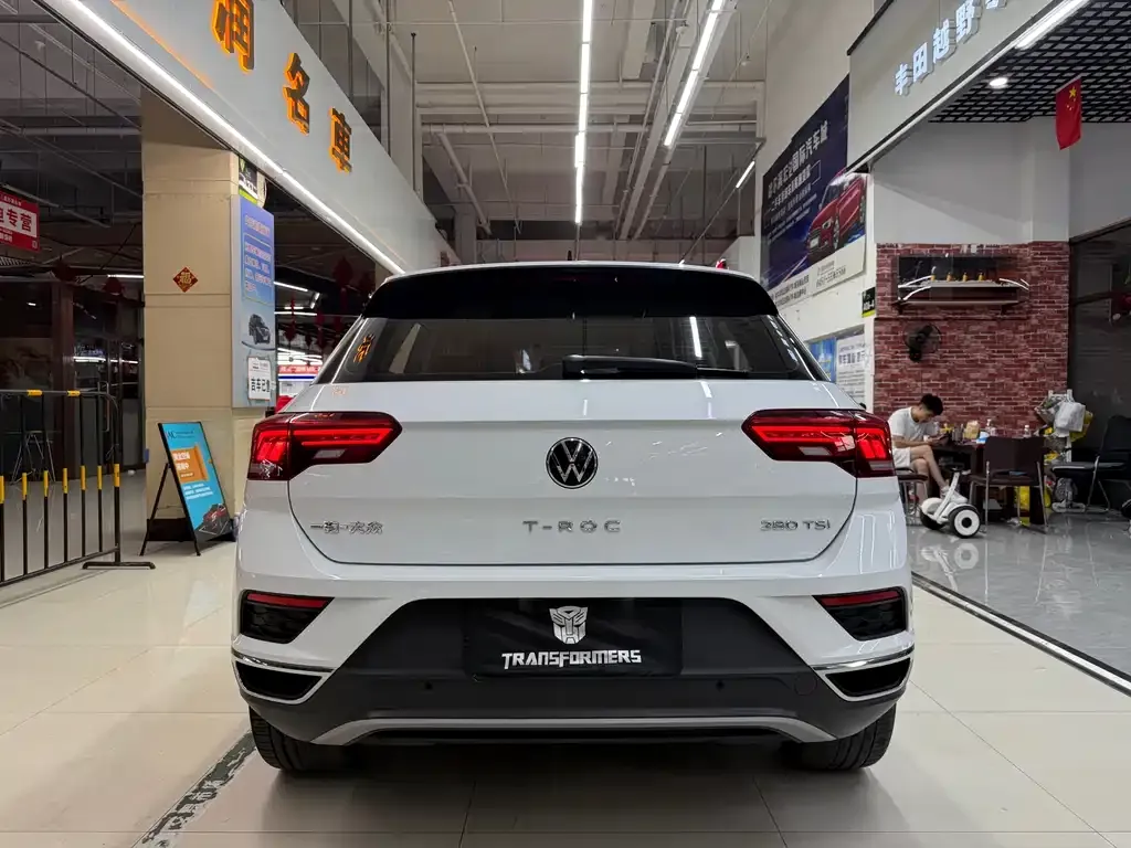 Volkswagen T-Roc — фото 9