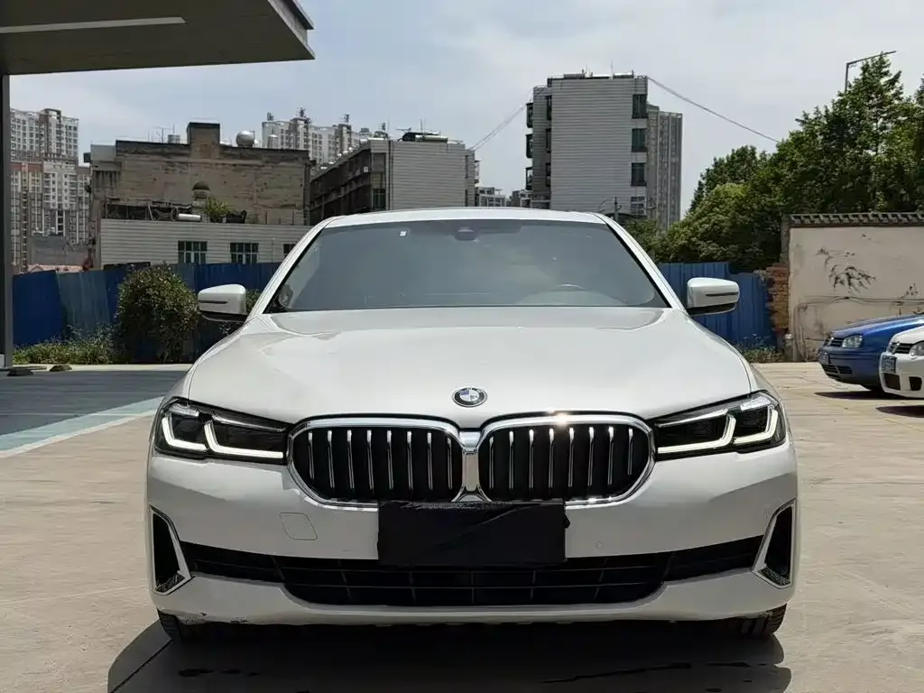 BMW 5 Series — фото 5