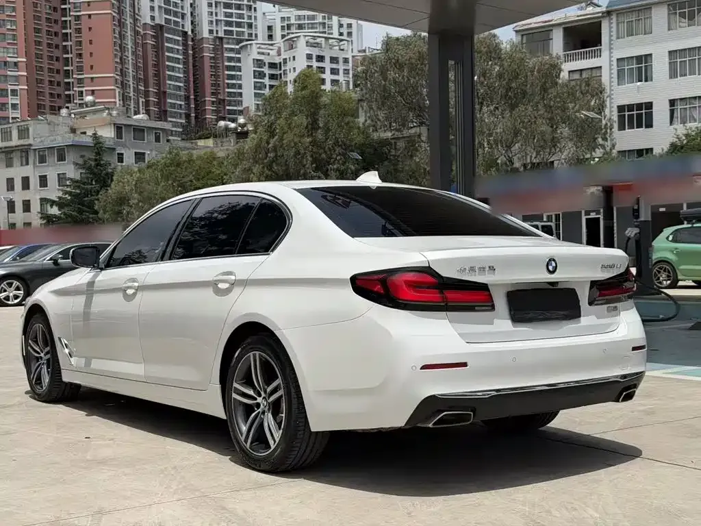 BMW 5 Series — фото 10