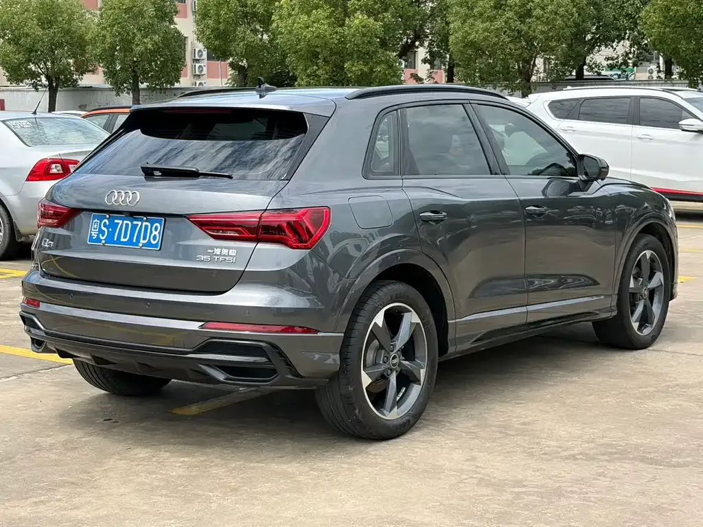 Audi Q3 — фото 8