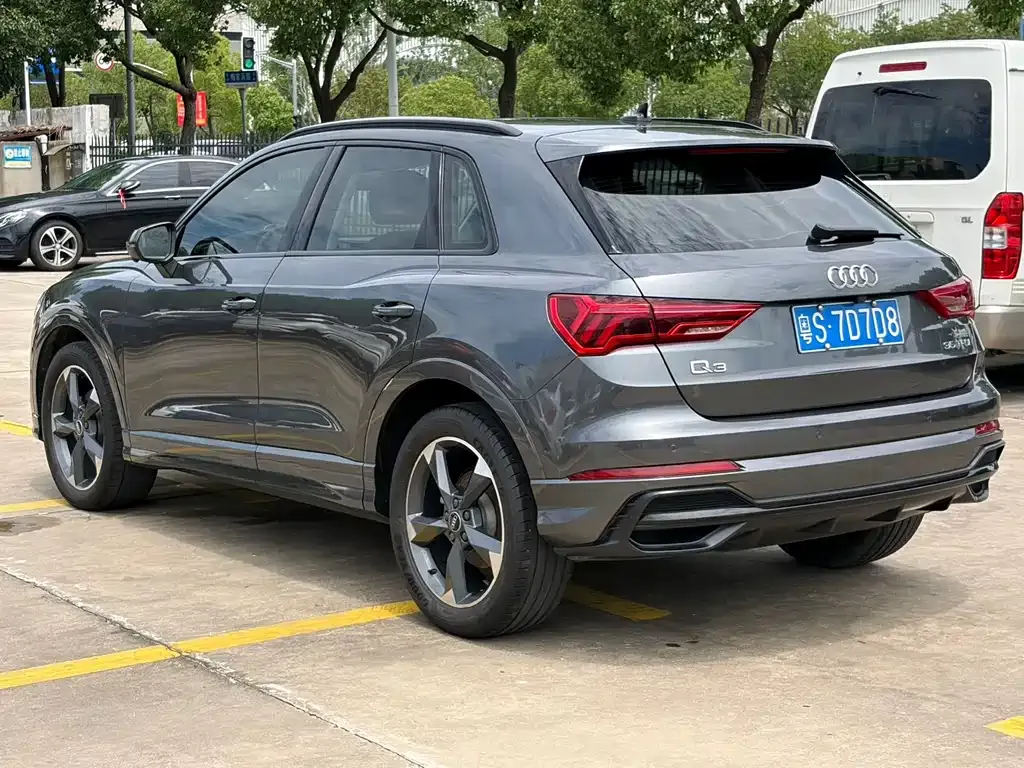 Audi Q3 — фото 10