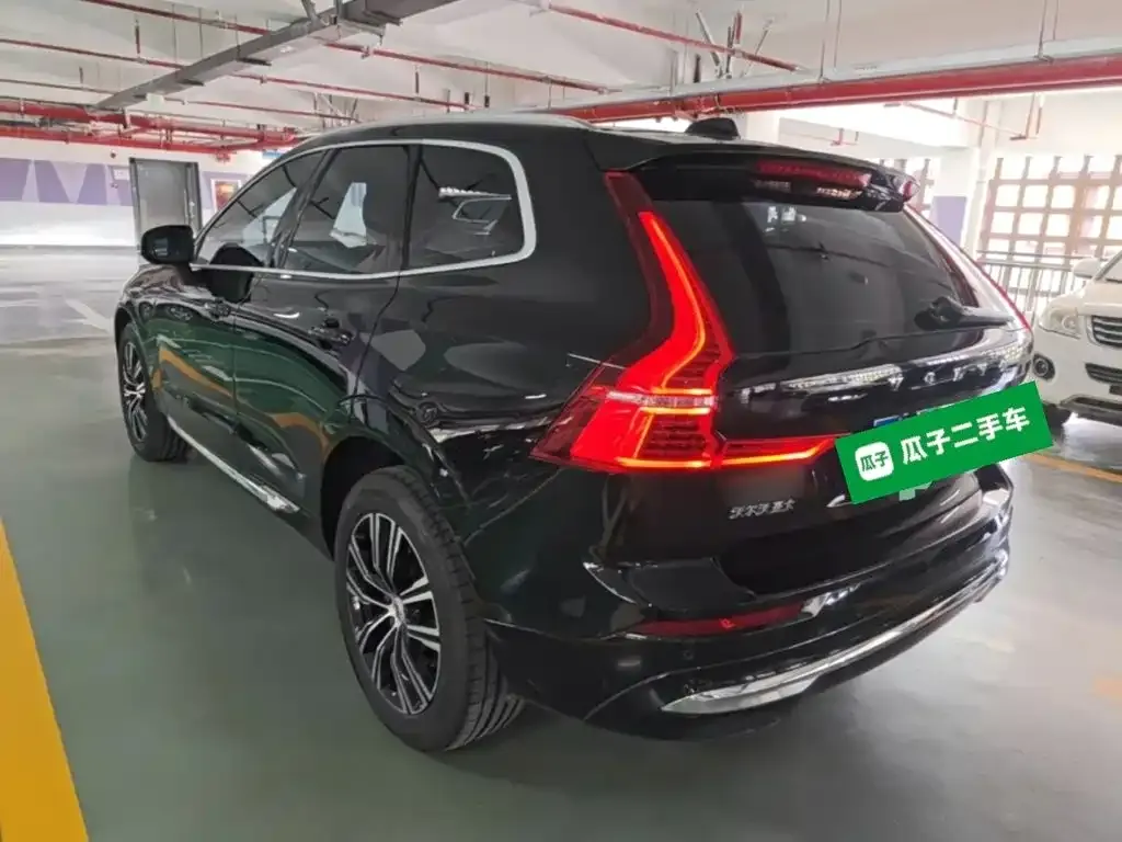 Volvo XC60 — фото 10