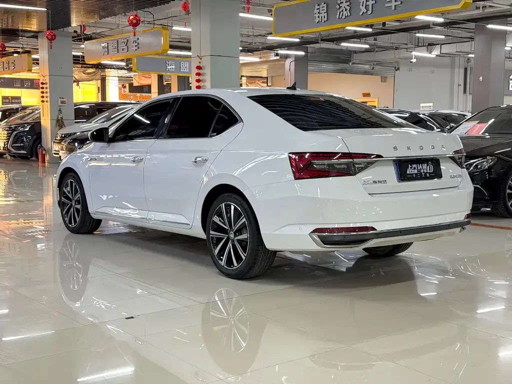 Skoda Superb 2022 из CN, фото 4