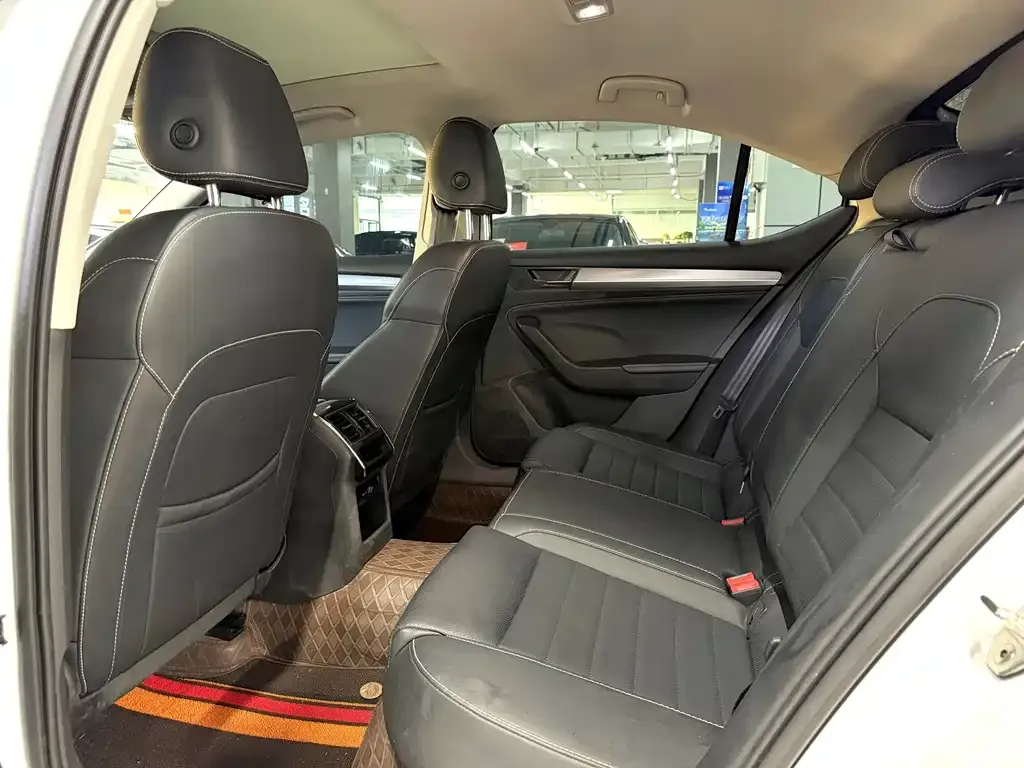 Skoda Superb 2022 из CN, фото 3