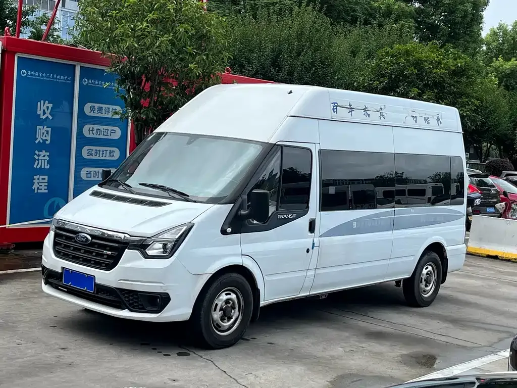 Ford Transit Custom — фото 1