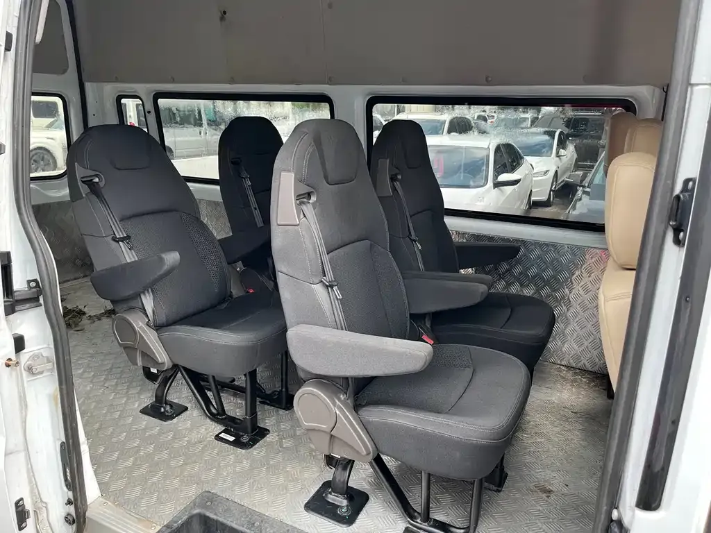 Ford Transit Custom — фото 8