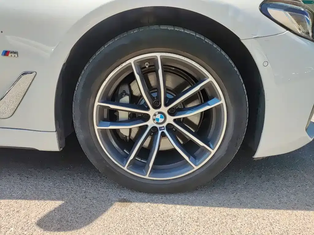 BMW 5 Series New Energy — фото 10