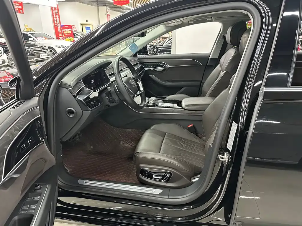 Audi A8 2023 из CN, фото 8