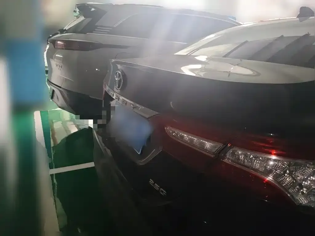 Toyota Camry — фото 4