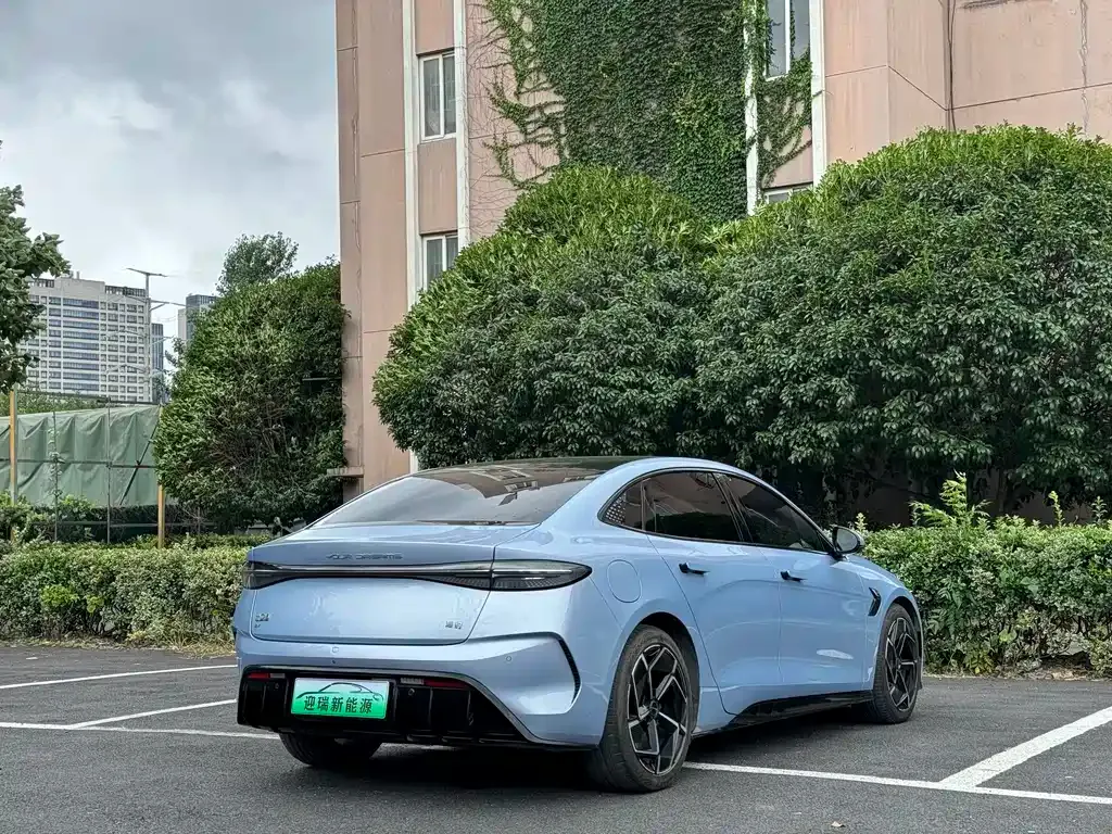 BYD Seal — фото 6