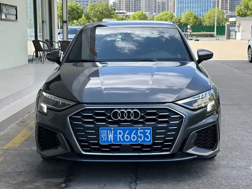 Audi A3 — фото 1