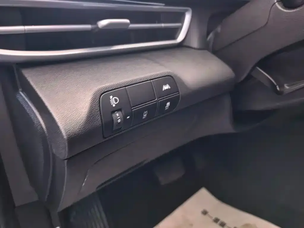 Hyundai Elantra — фото 6