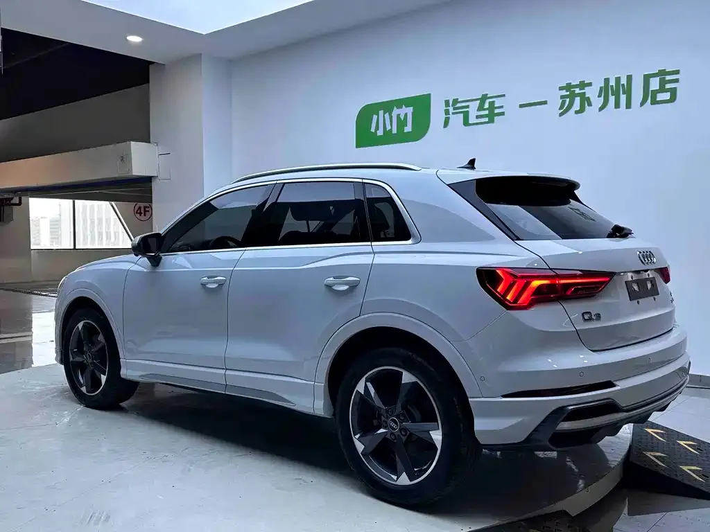 Audi Q3 — фото 10