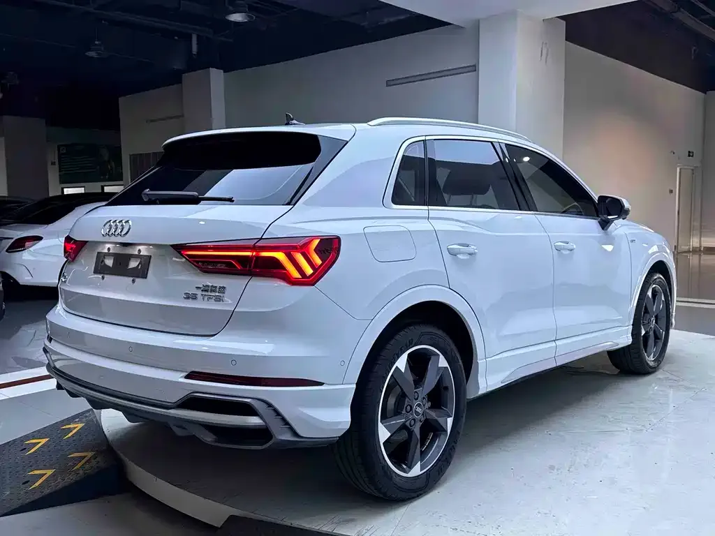 Audi Q3 — фото 9