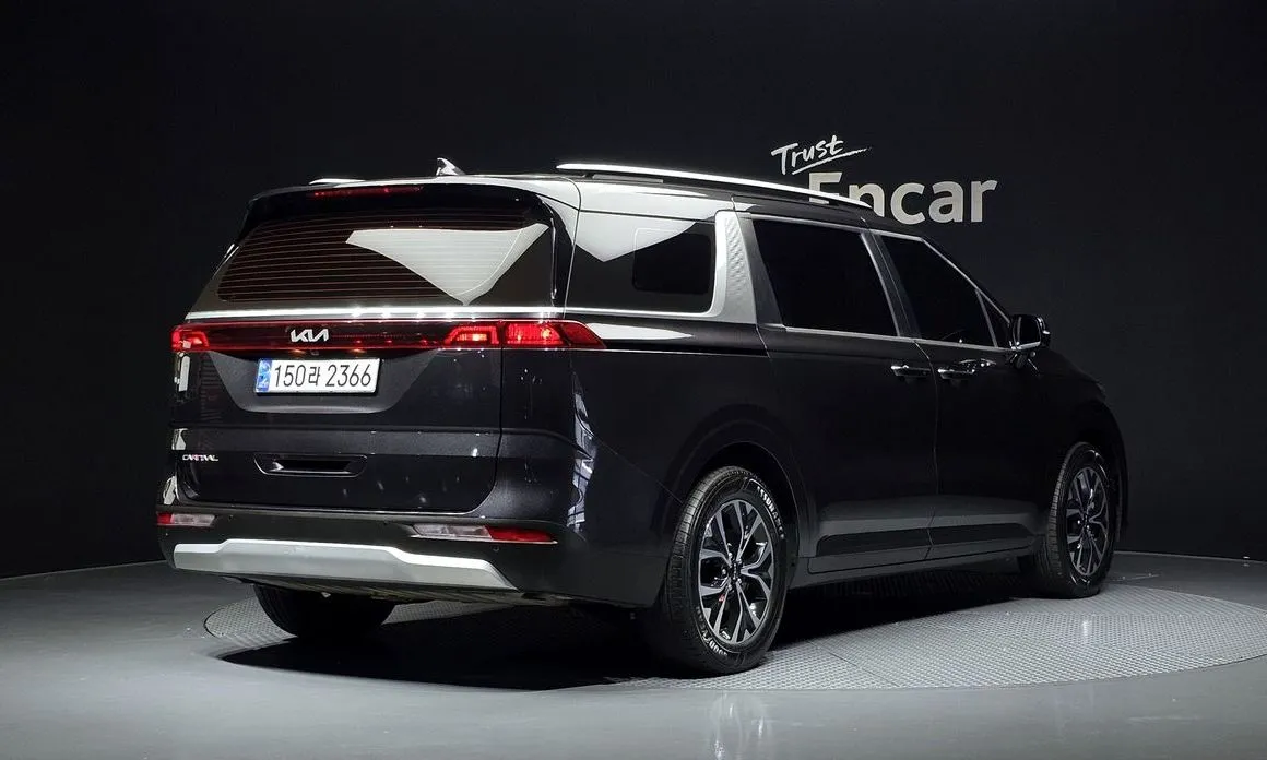 Kia Carnival — фото 4