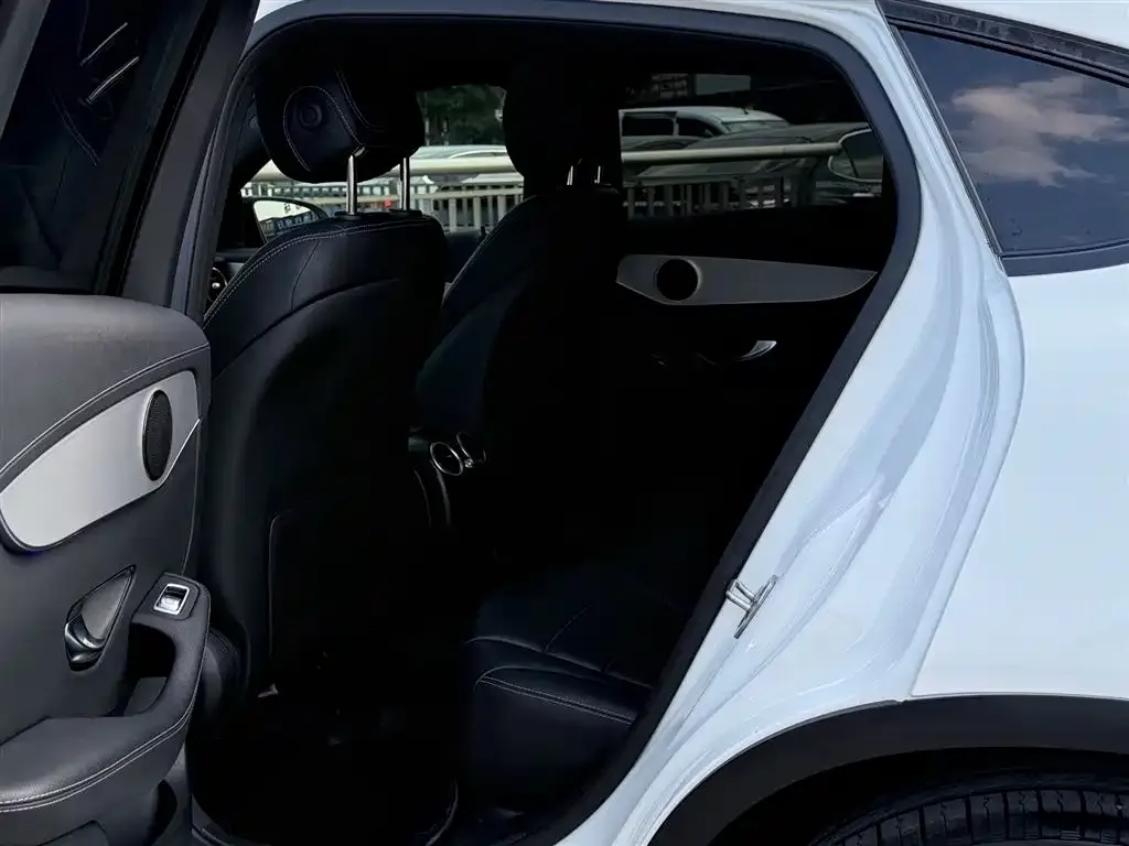 Mercedes-Benz GLC Coupe 2021 из CN, фото 2