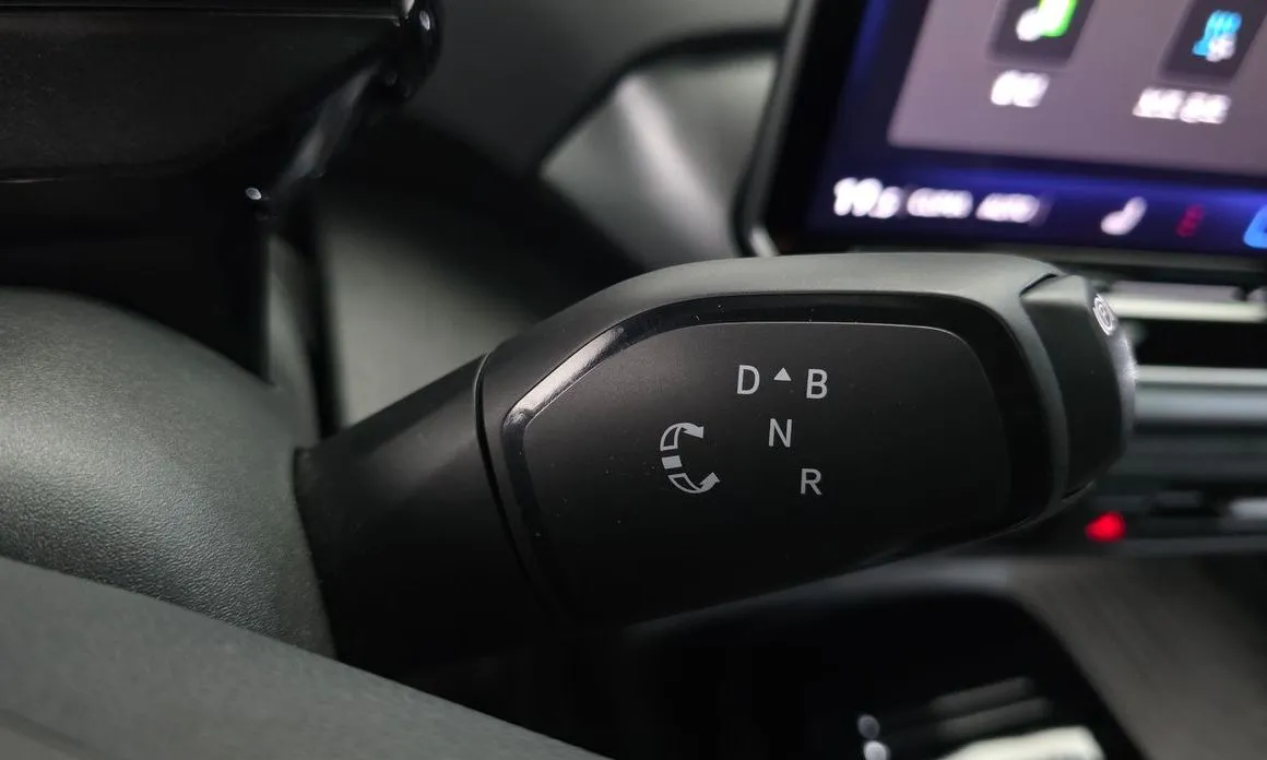 Volkswagen ID.4 — фото 8