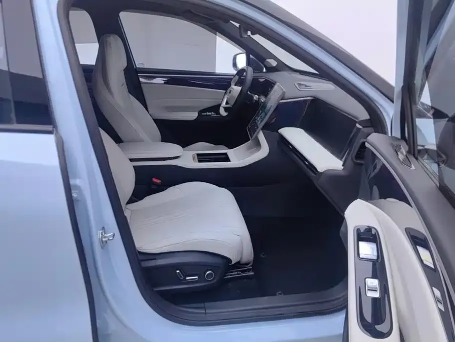 Geely Galaxy L7 — фото 9