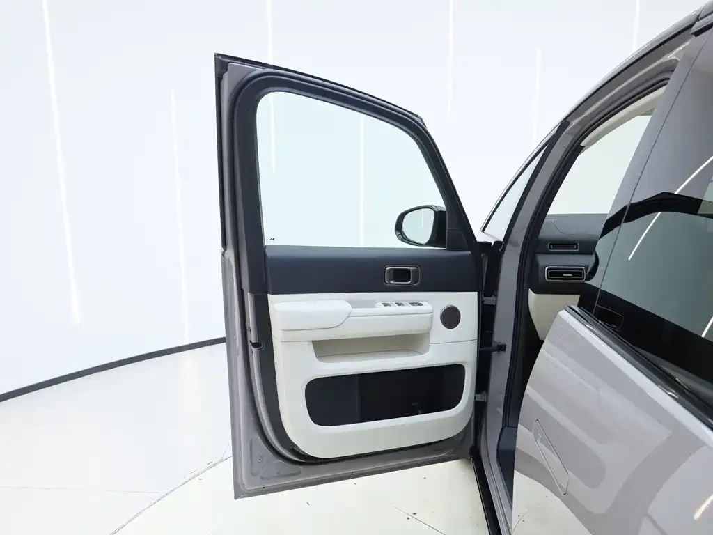 Li Auto MEGA — фото 6