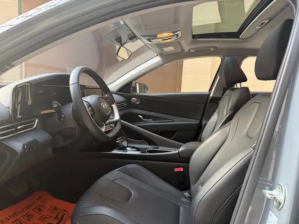 Hyundai Elantra — фото 4
