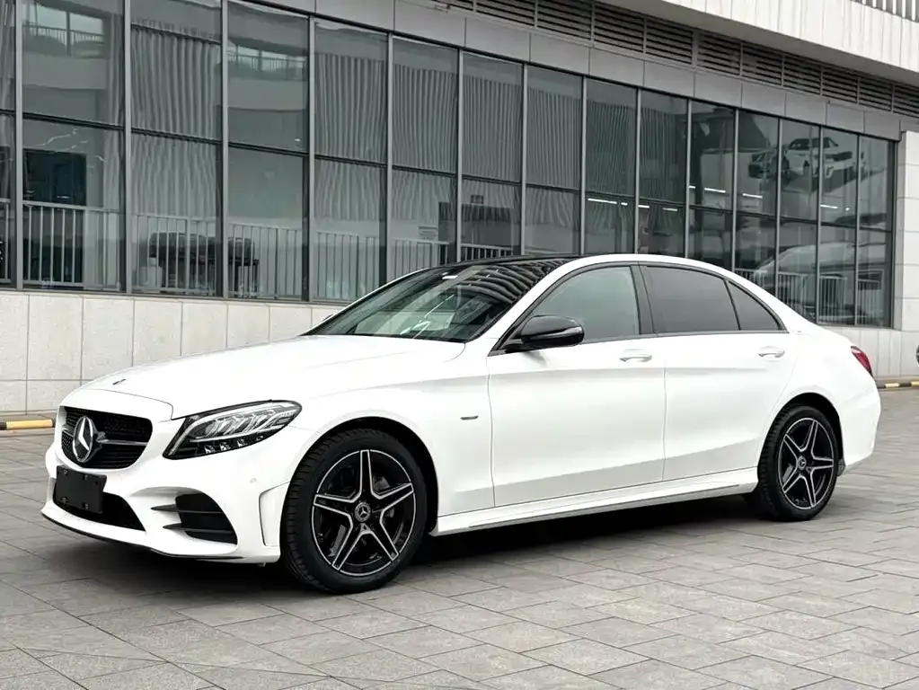 Mercedes-Benz C-Class — фото 1