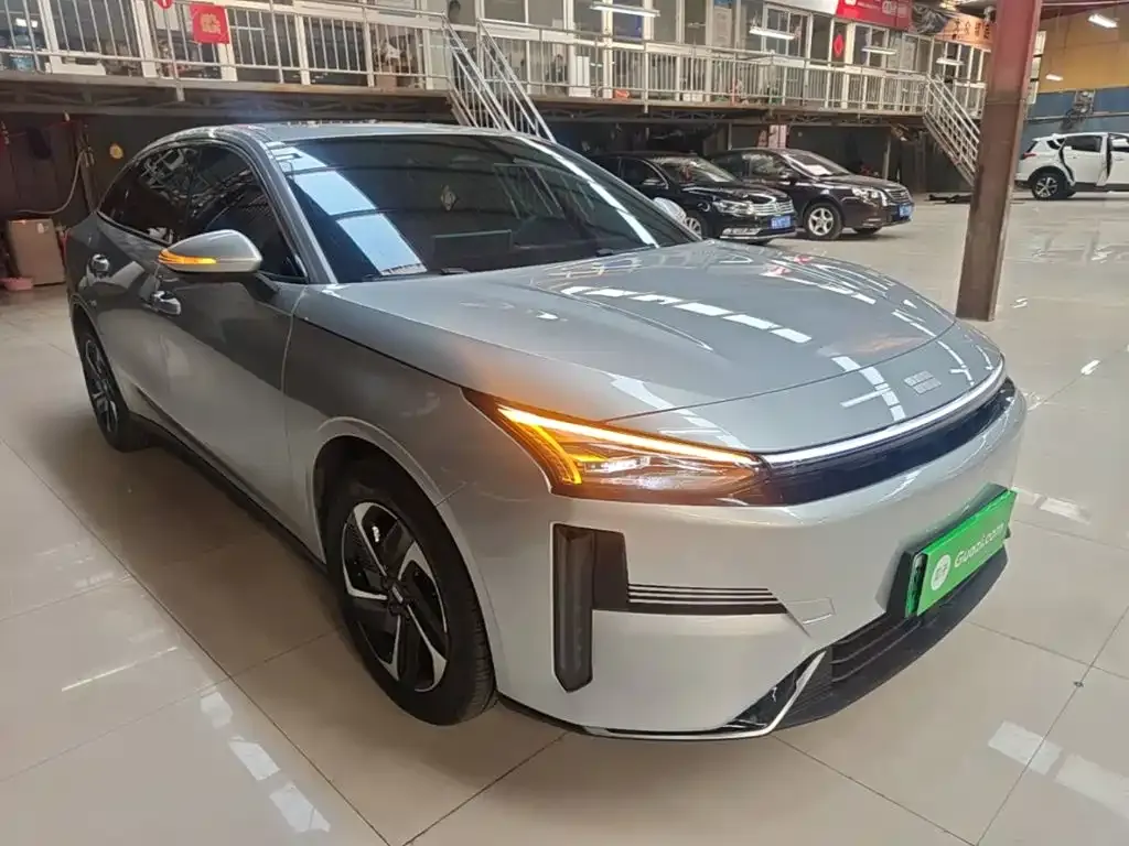 Geely Galaxy L6 — фото 10