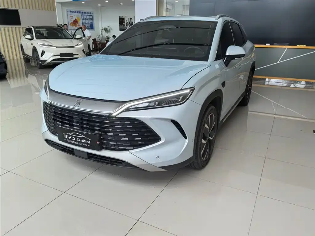 BYD L DM-i — фото 1