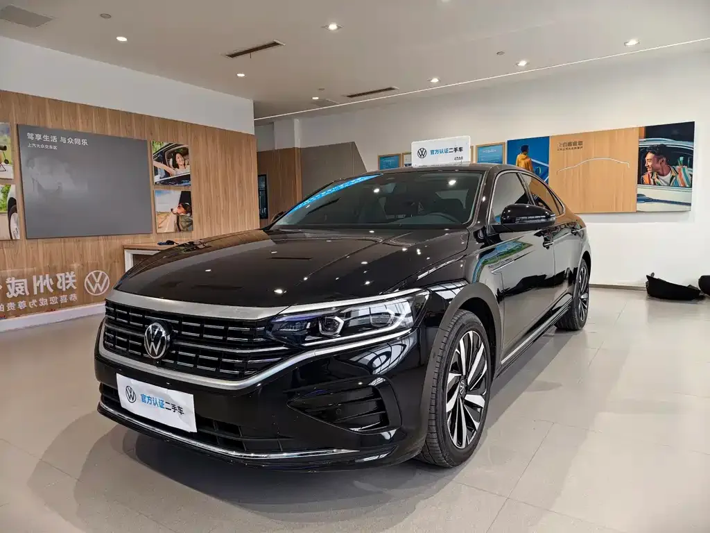 Volkswagen Passat — фото 1