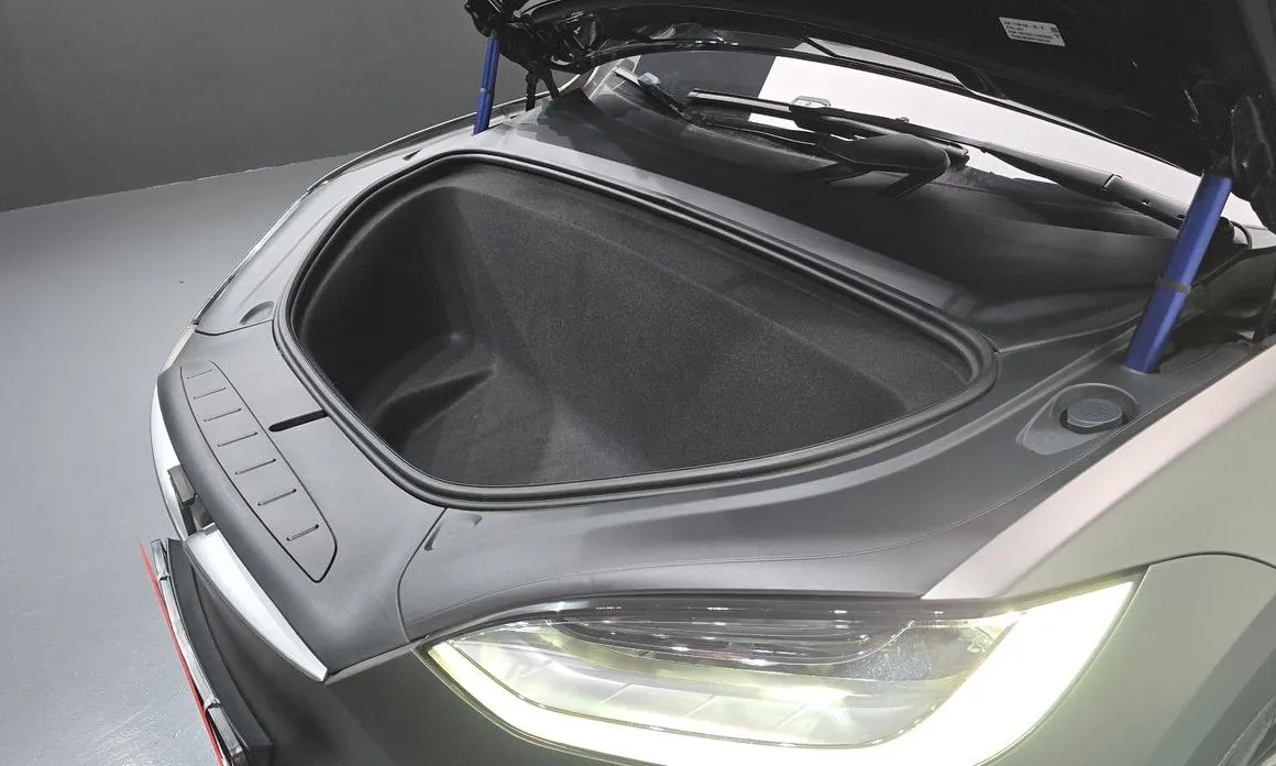 Tesla Model X 2023 из KR, фото 9