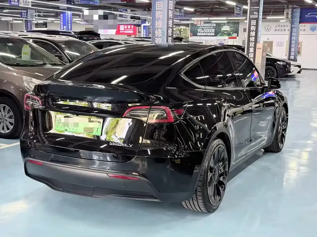 Tesla Model Y — фото 4
