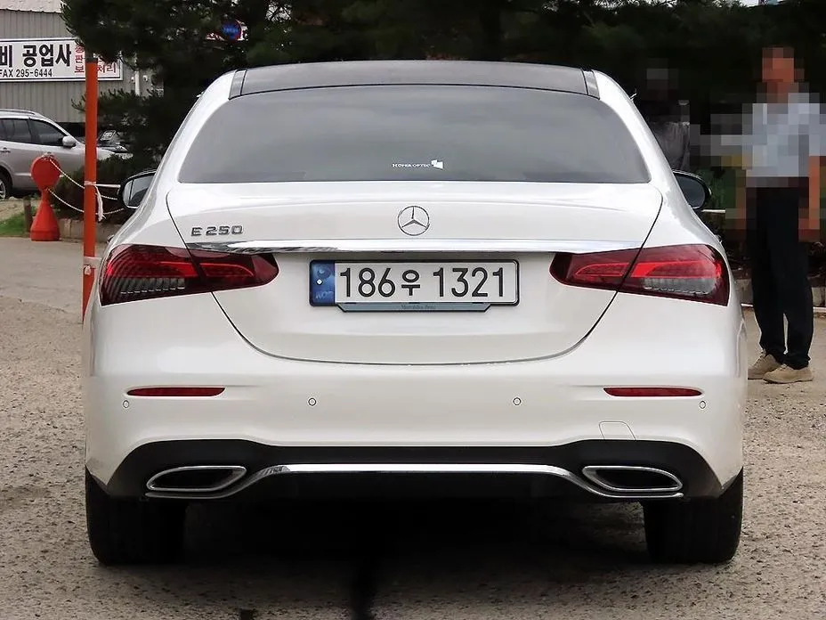 Mercedes-Benz E-Class 2023 из KR, фото 10