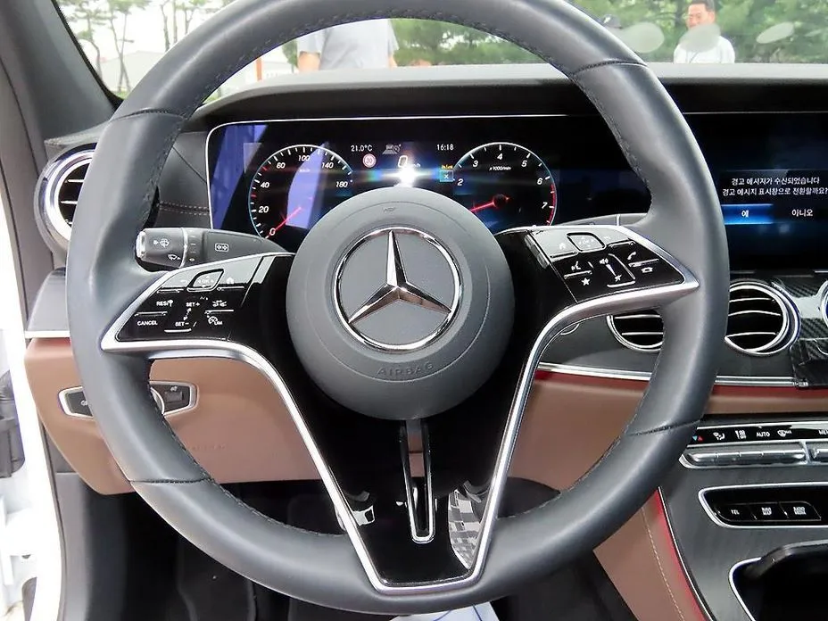 Mercedes-Benz E-Class 2023 из KR, фото 3