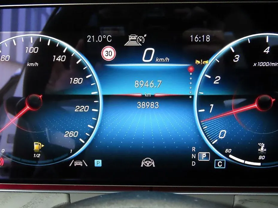 Mercedes-Benz E-Class 2023 из KR, фото 9
