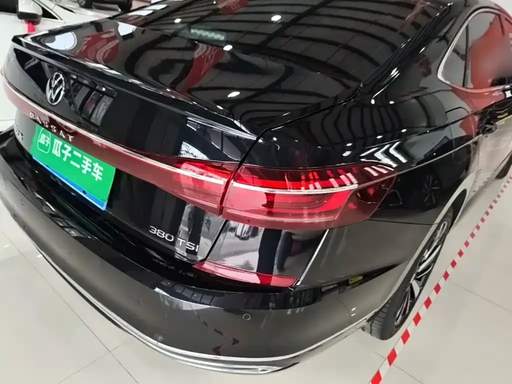 Volkswagen Passat — фото 10