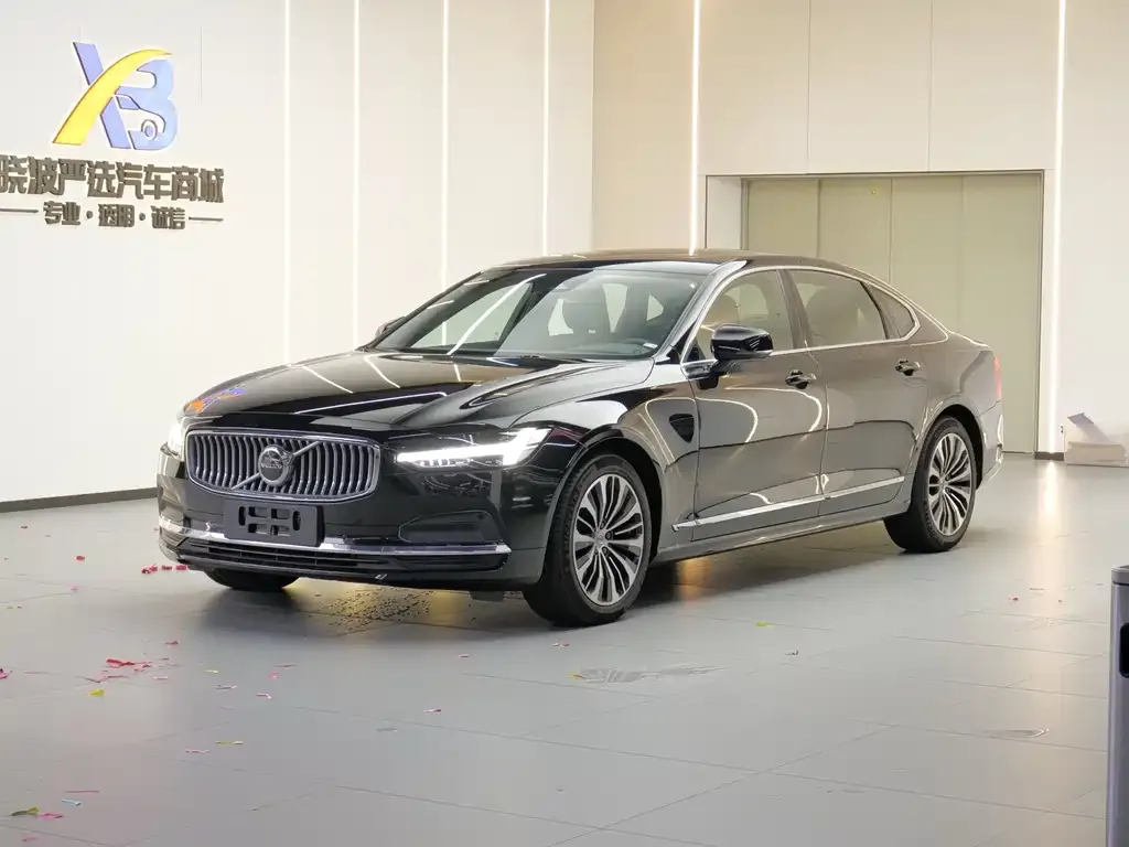 Volvo S90 — фото 1