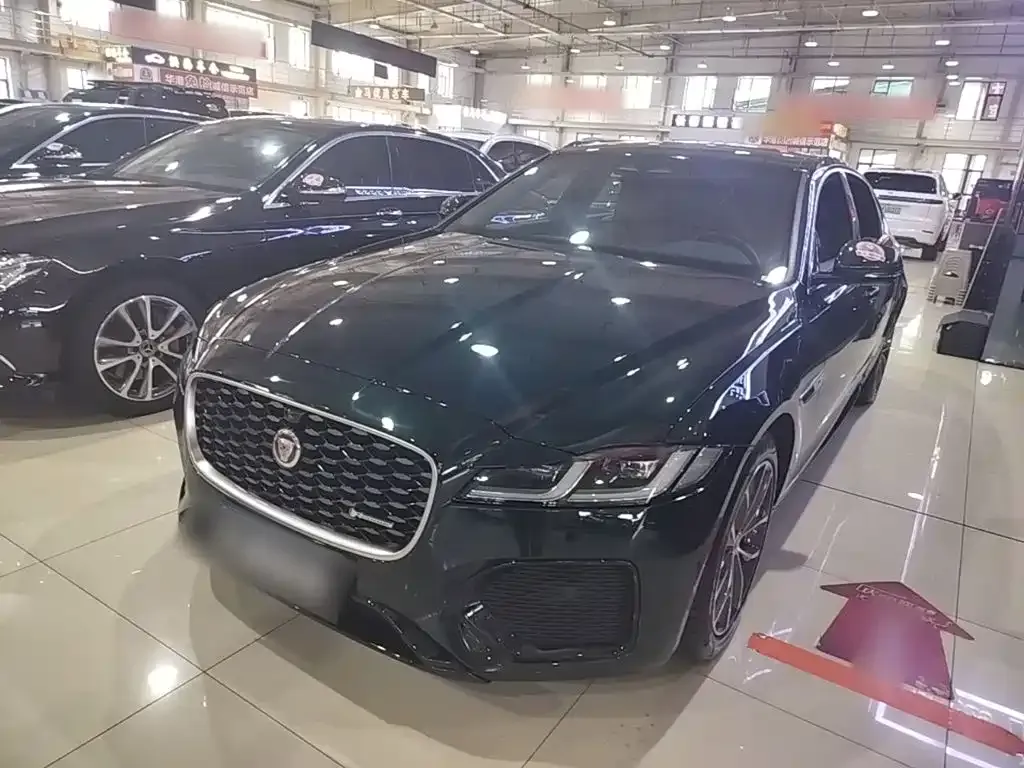 Jaguar XFL — фото 1