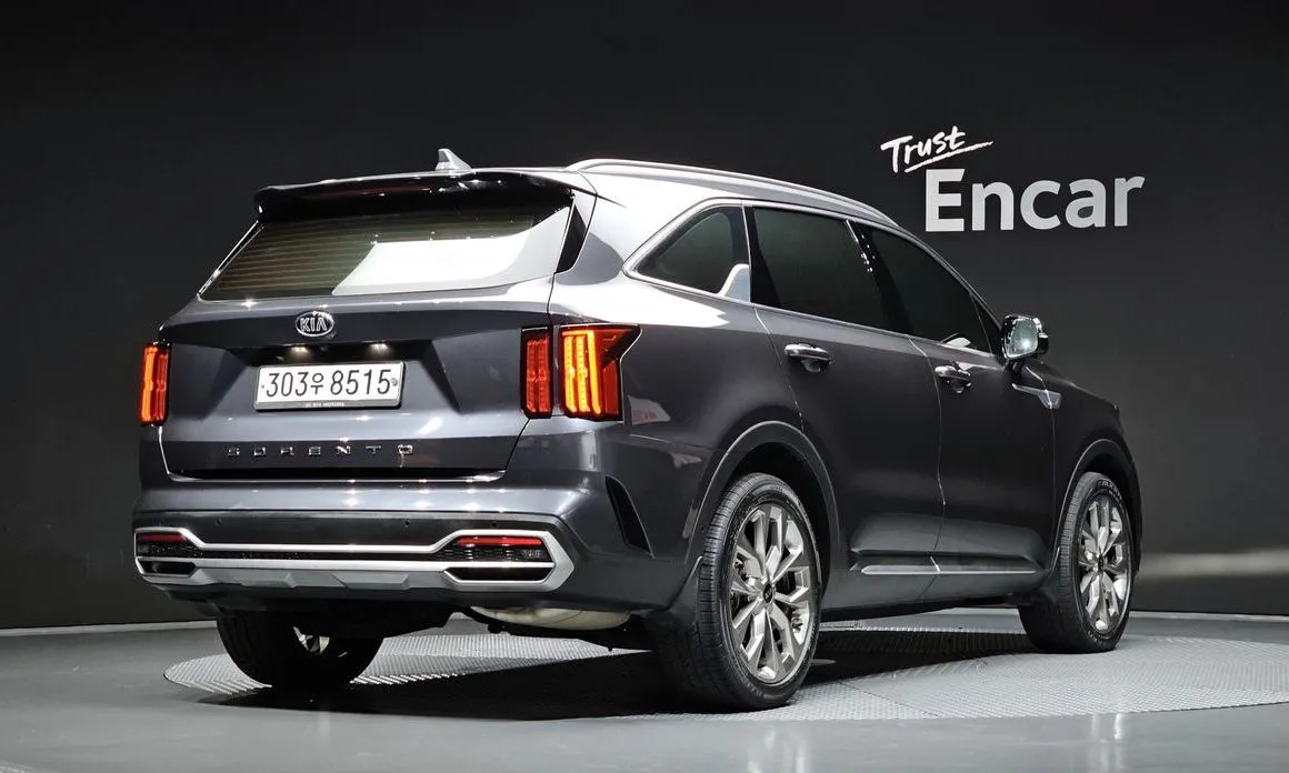 Kia Sorento — фото 8