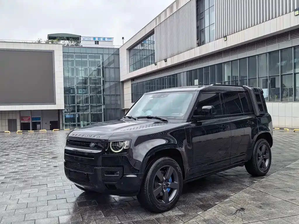 Land Rover Defender — фото 1