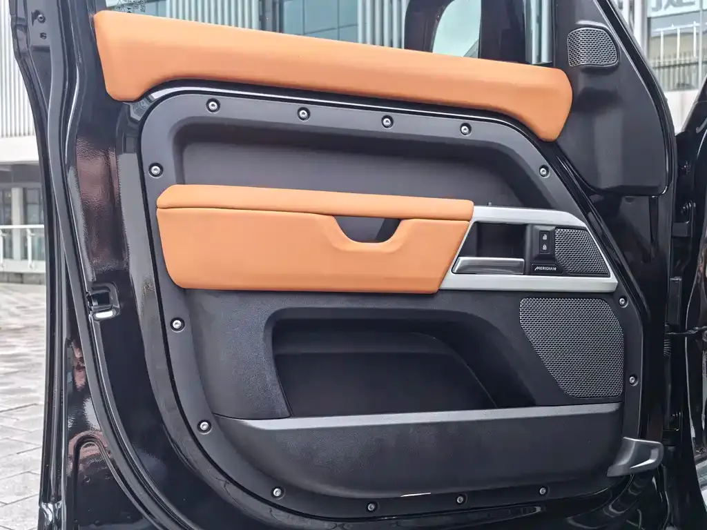 Land Rover Defender — фото 3