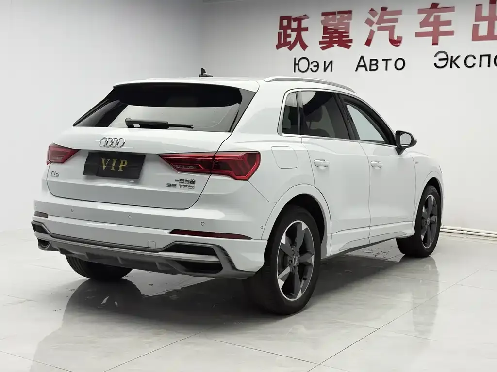 Audi Q3 — фото 6