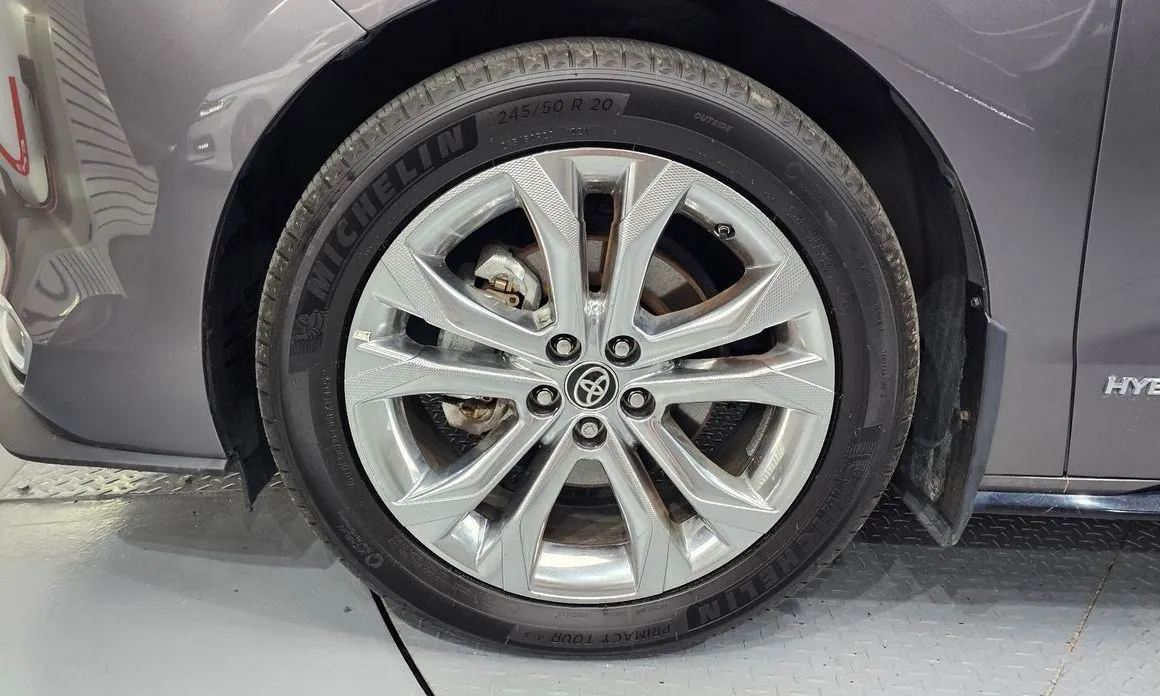 Toyota Sienna — фото 2