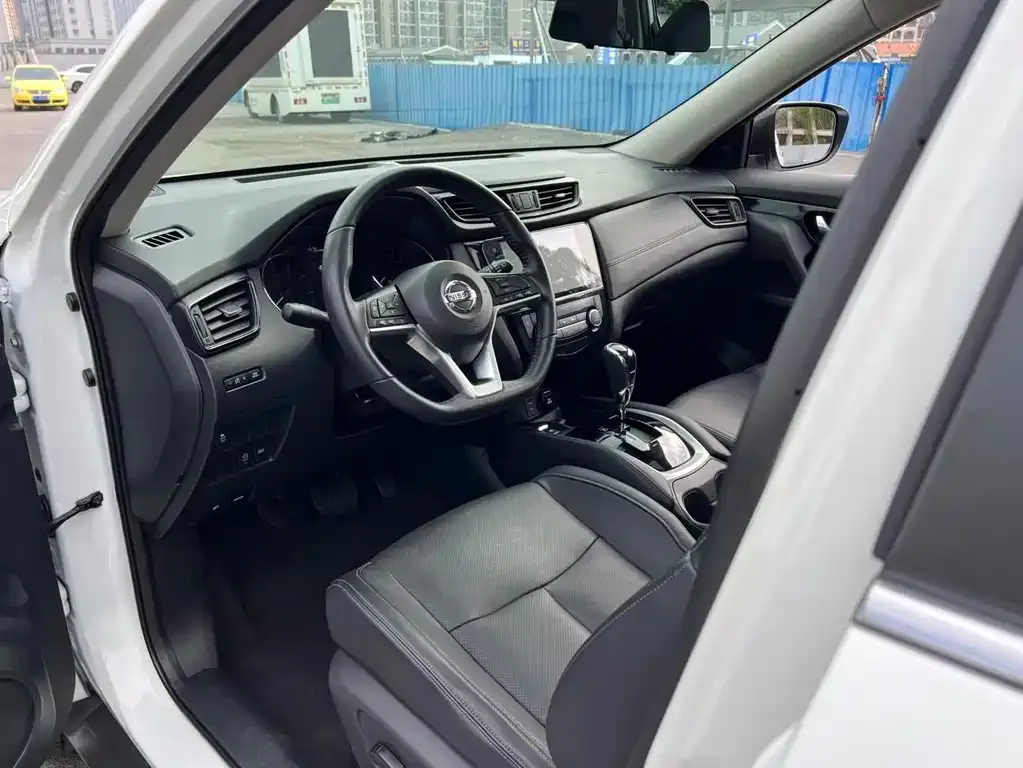 Nissan X-Trail 2024 из CN, фото 2