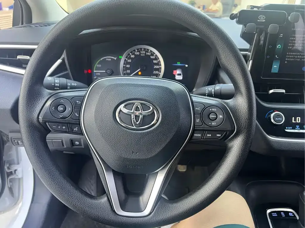 Toyota Corolla — фото 6