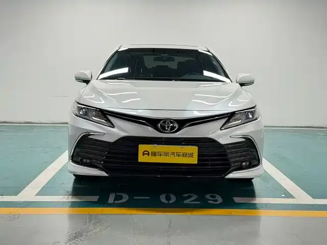 Toyota Camry — фото 7