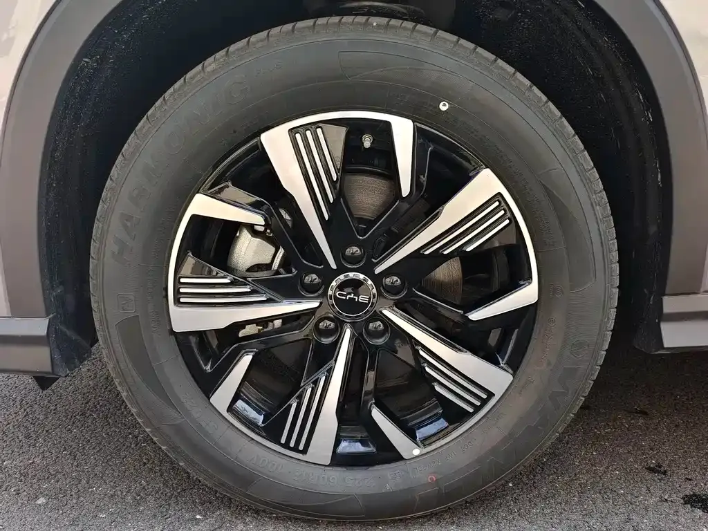 BYD Seal 05 DM-i — фото 10
