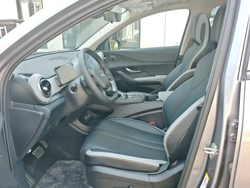 BYD Seal 05 DM-i — фото 7