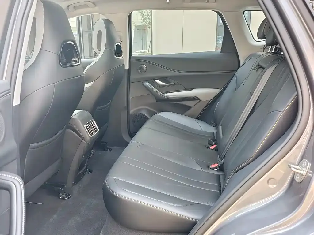 BYD Seal 05 DM-i — фото 6