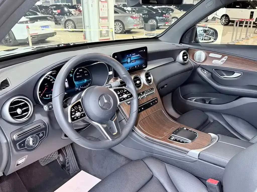 Mercedes-Benz GLC — фото 10