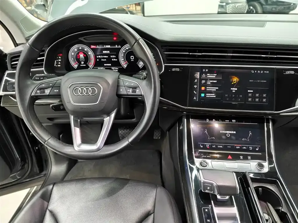 Audi Q7 — фото 8