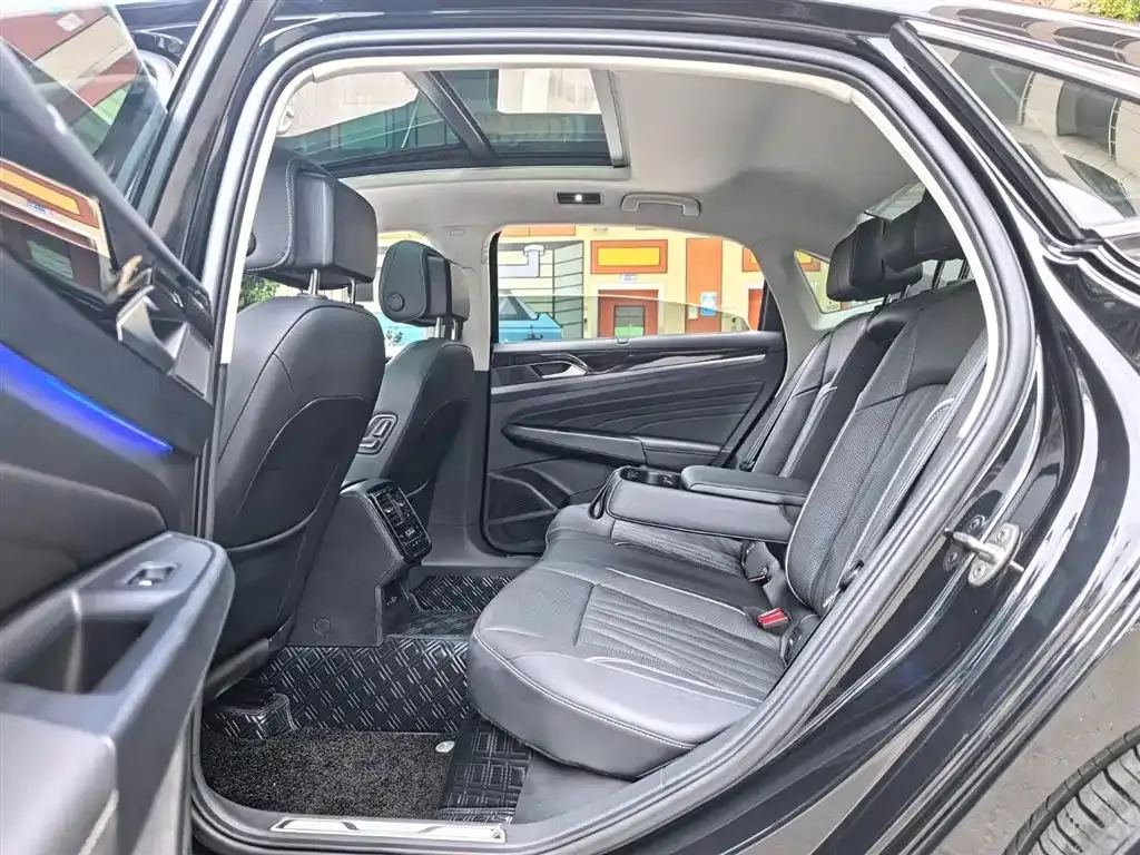 Volkswagen Passat — фото 4